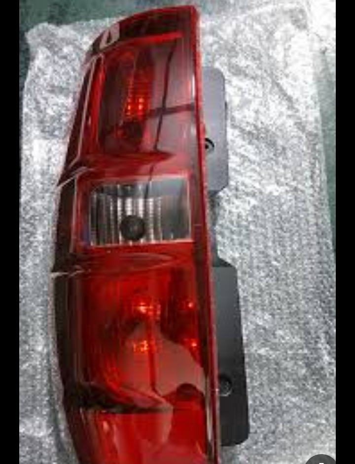 إضاءة خلفية (بكلايت) لسيارة شيفروليه تاهو.