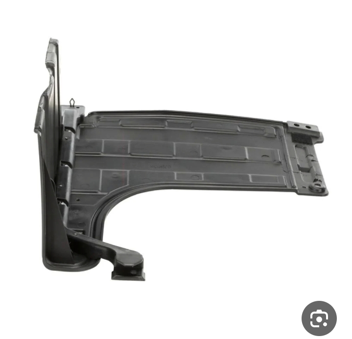درع أو بطانة حماية أسفل محرك السيارة (Engine Splash Shield).
