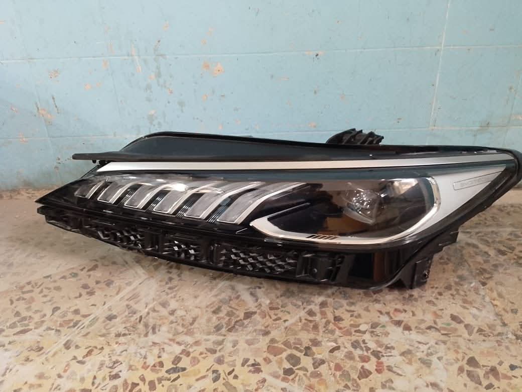 مصباح أمامي أصلي لسيارة BYD Qin Plus.