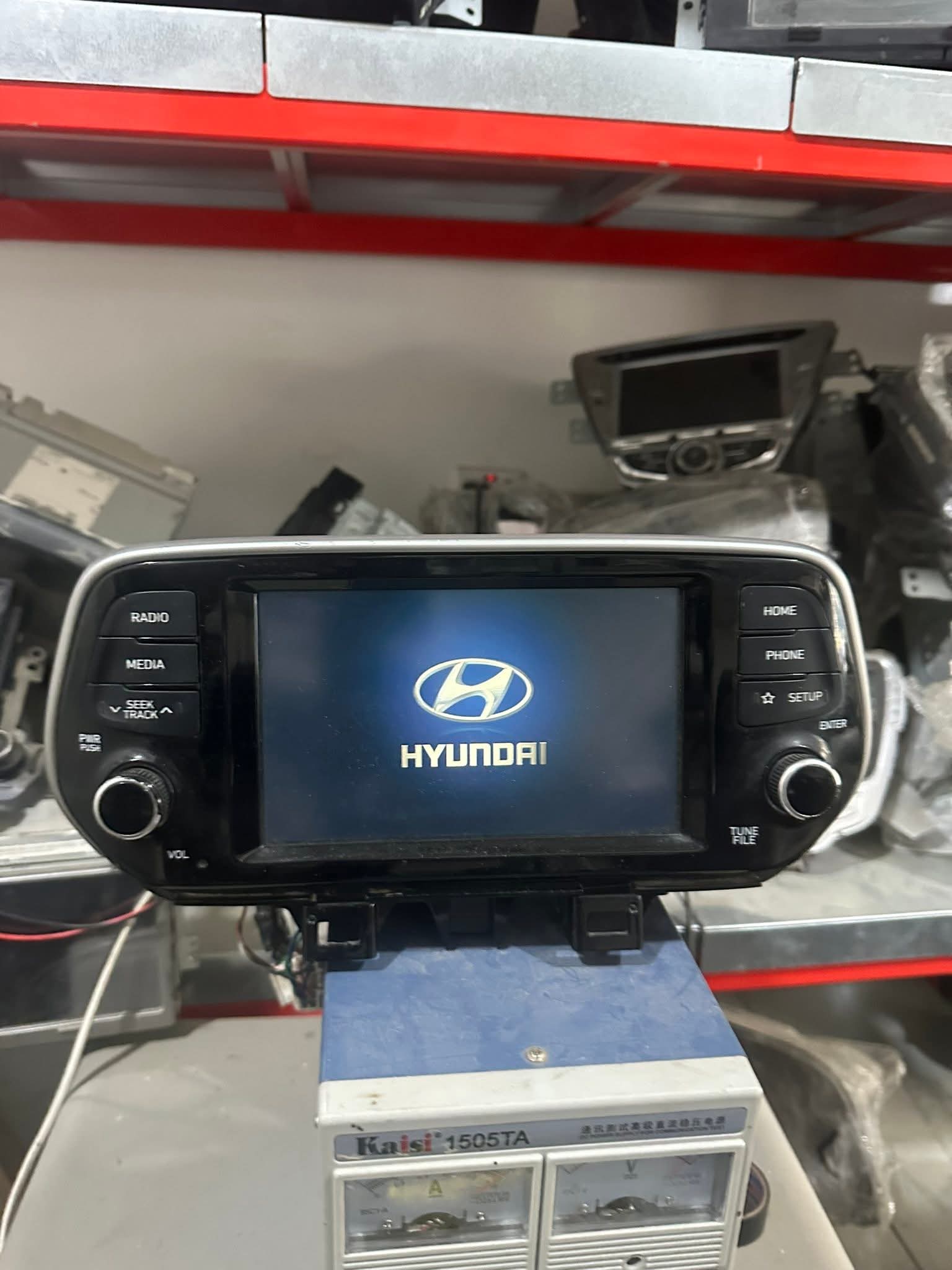 شاشة أصلية لسيارة هيونداي توسان (Hyundai Tucson)،